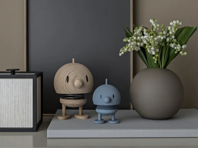 Soft Bumble Beeldje - S - Beeldjes Decoratie voor Kantoor, Kamer en Woonkamer - Cadeau Idee voor Mannen, Vrouwen en Kinderen by Hoptimist in Sky – product photo 5 of 5
