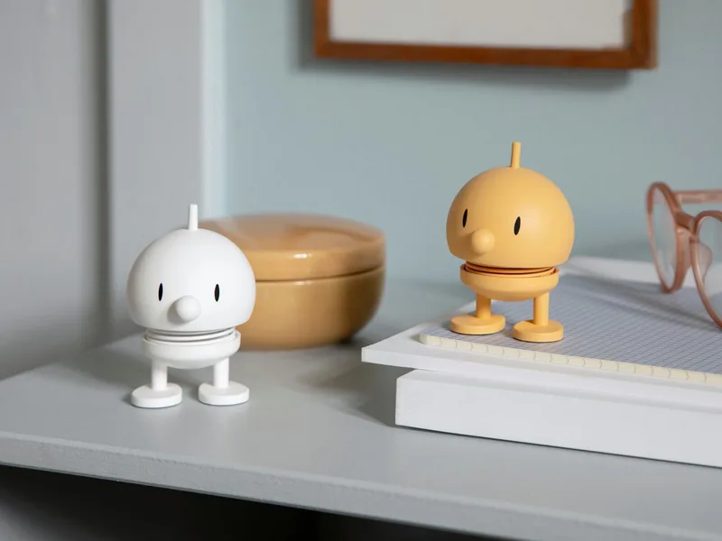 Soft Bumble Beeldje - S - Beeldjes Decoratie voor Kantoor, Kamer en Woonkamer - Cadeau Idee voor Mannen, Vrouwen en Kinderen by Hoptimist in Mimosa – product photo 5 of 5