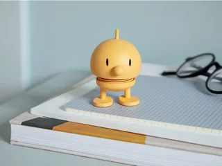 Soft Bumble Beeldje - S - Beeldjes Decoratie voor Kantoor, Kamer en Woonkamer - Cadeau Idee voor Mannen, Vrouwen en Kinderen by Hoptimist in Mimosa – product photo 4 of 5