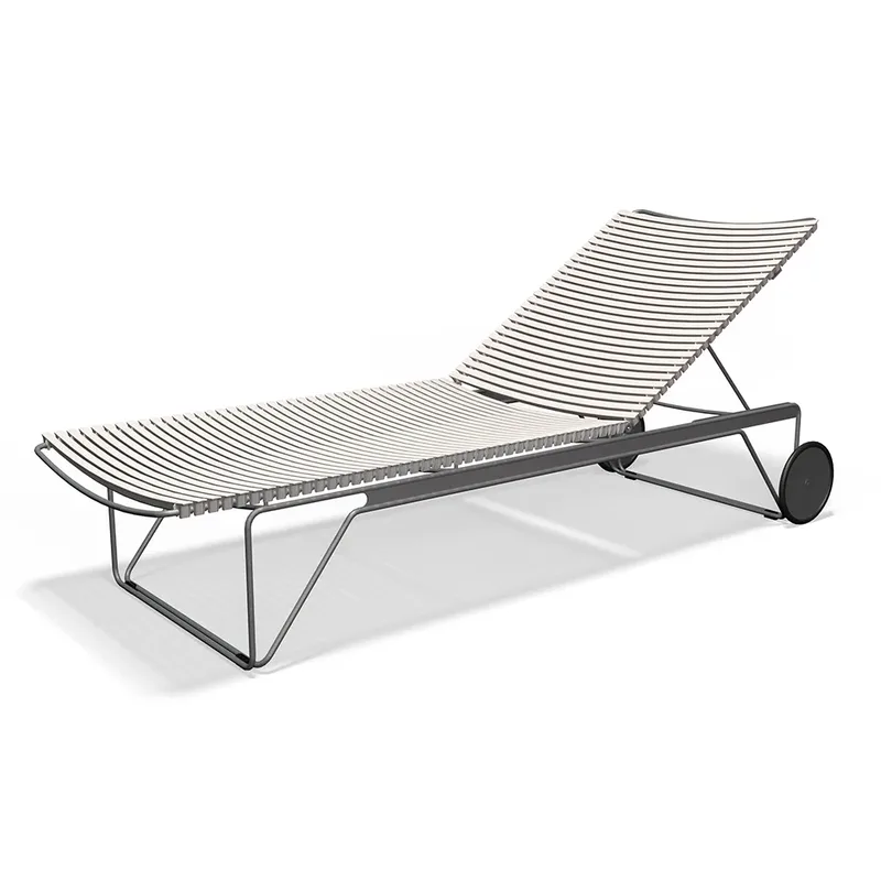 Click Adjustable chaise longue Muted white. Frame: Grey von Houe – Produktfoto