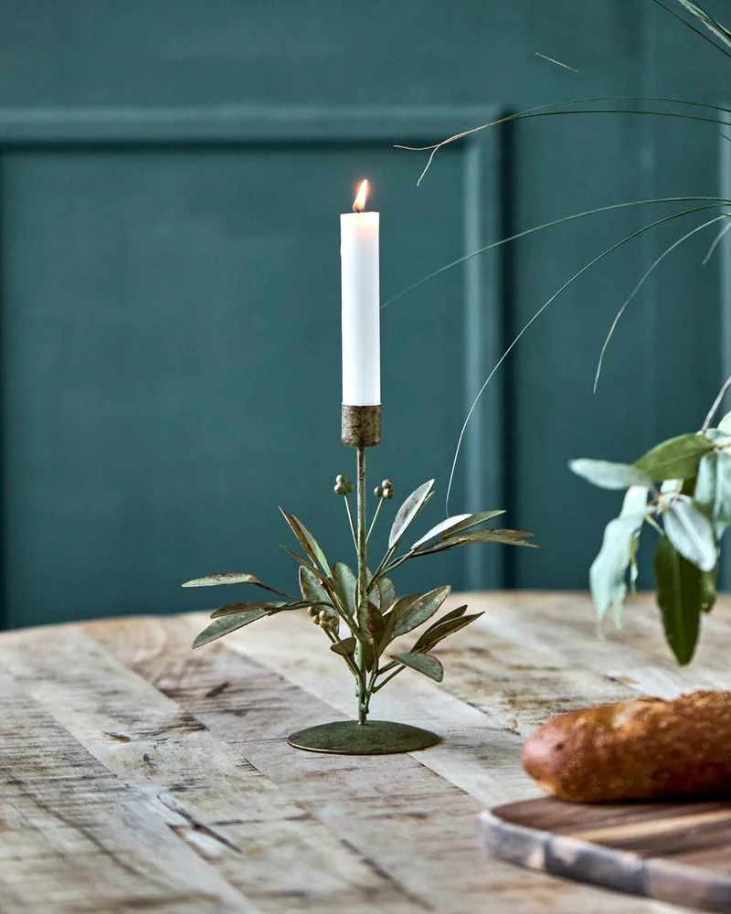 Kandelaar Leaves Antiek groen 20cm by House Doctor in [gid://shopify/Metaobject/303100625231,gid://shopify/Metaobject/307221758287] – product photo
