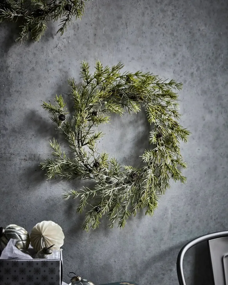Krans Frost groen 45cm van House Doctor in [gid://shopify/Metaobject/303100625231] – productfoto