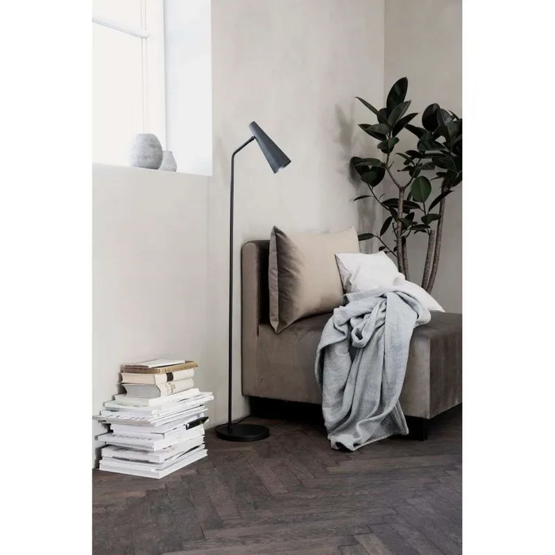 Precise vloerlamp, zwart, hoogte 124 cm, E14 - House Doctor - Woonkamer - Metaal von House Doctor – Produktfoto
