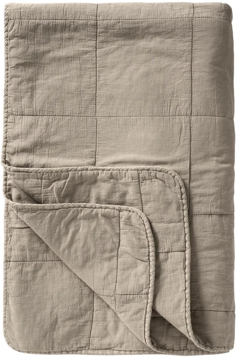 Vintage Quilt / Bedsprei - Kleur - 180x130 cm van Ib Laursen in Linnen – productfoto