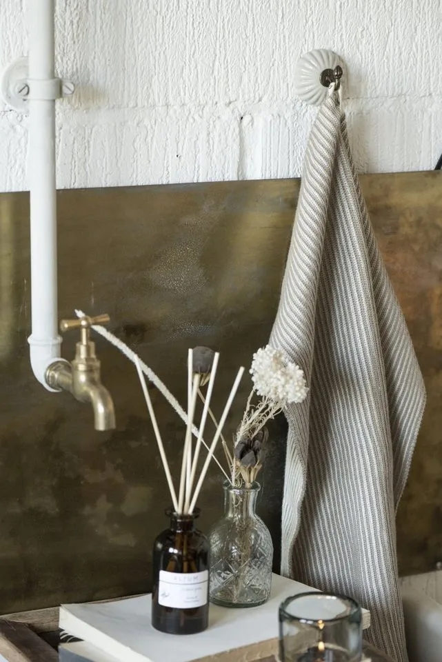 Wandhaken Wandhaken Kleiderhaken Handtuchhaken Keramik Creme Messing Ib Laursen by Ib Laursen – product photo 3 of 3