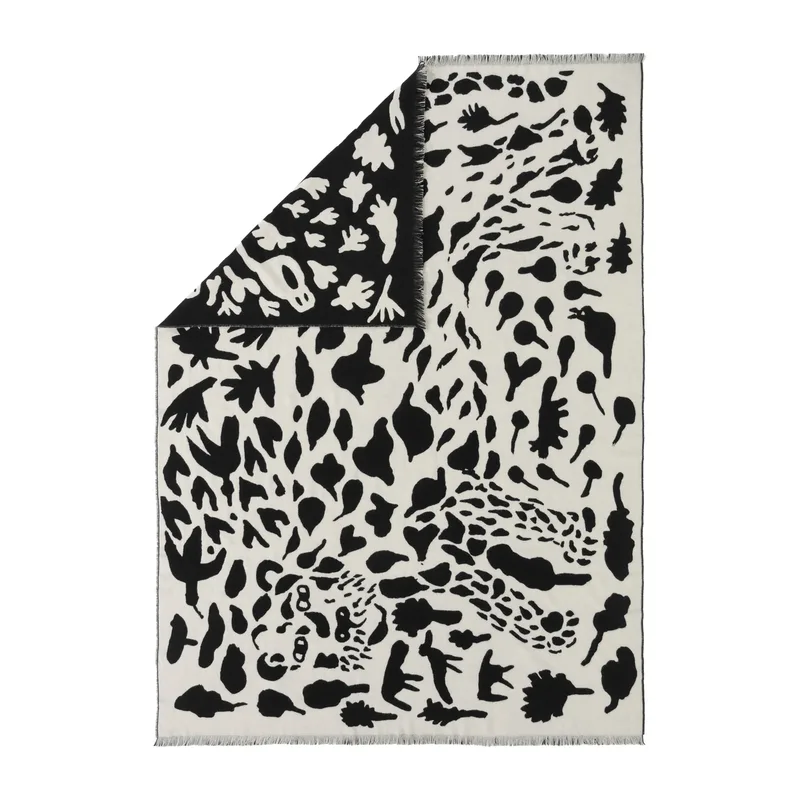 Oiva Toikka Cheetah Wolldecke 130 x 180cm Schwarz-weiß by Iittala – product photo