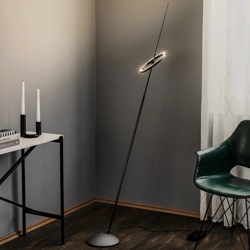 Ringelpiez Zwart Vloerlamp 100-240V - Ingo Maurer - Woonkamer - Designer - Kunststof - 1 lamp van Ingo Maurer – productfoto