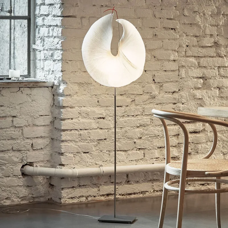 Yoruba Rose Vloerlamp - Ingo Maurer Yoruba Rose Floor - Woonkamer - Designer - Papier / Karton - Met lampenkap de Ingo Maurer – photo du produit