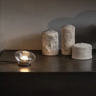 Agua LED-bordslampa Ø13 cm, glas klar från Karman i Svart, Helder – produktbild 4 av 5