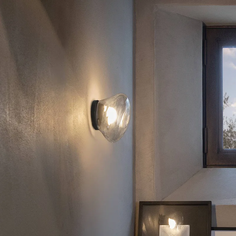 Agua LED wandlamp, IP44, glas helder van Karman in Zwart, Helder – productfoto