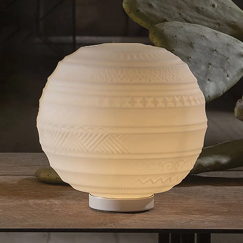 Braille - glazen tafellamp, 25 cm van Karman in Gematteerd – productfoto