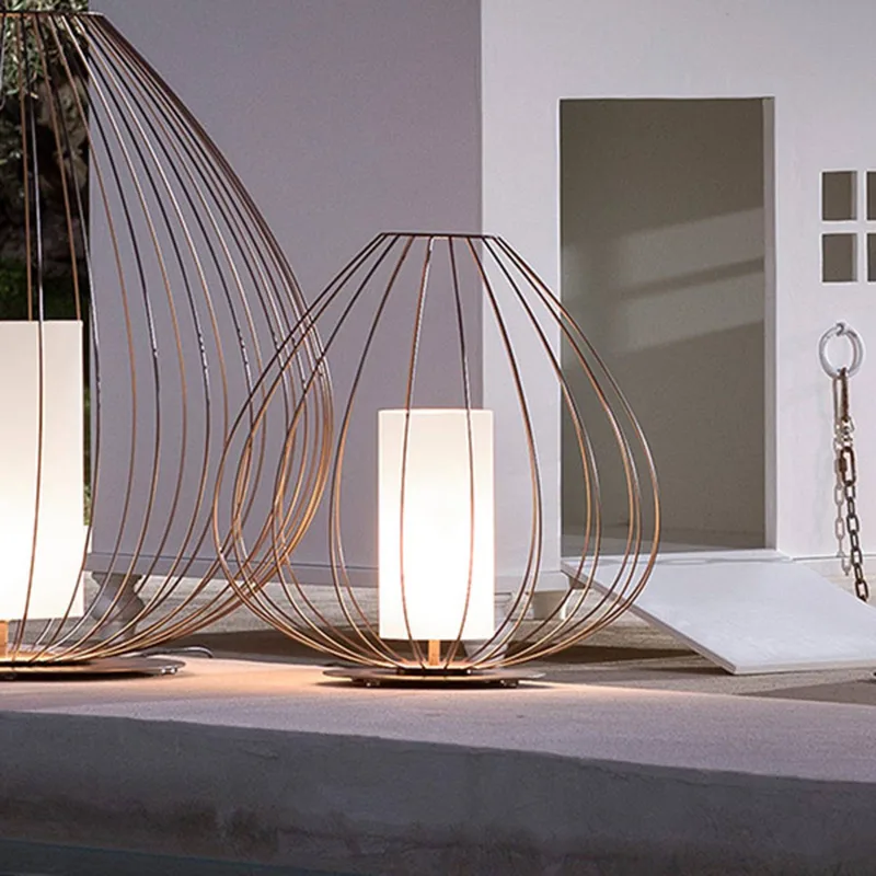 Cell - kooi-tafellamp, 62 cm, brons von Karman in Bronze, Weiß – Produktfoto