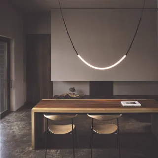 Leda LED-hængelampe 100x300cm IP20 sort fra Karman i Sort, Hvid – produktbillede 1 af 2