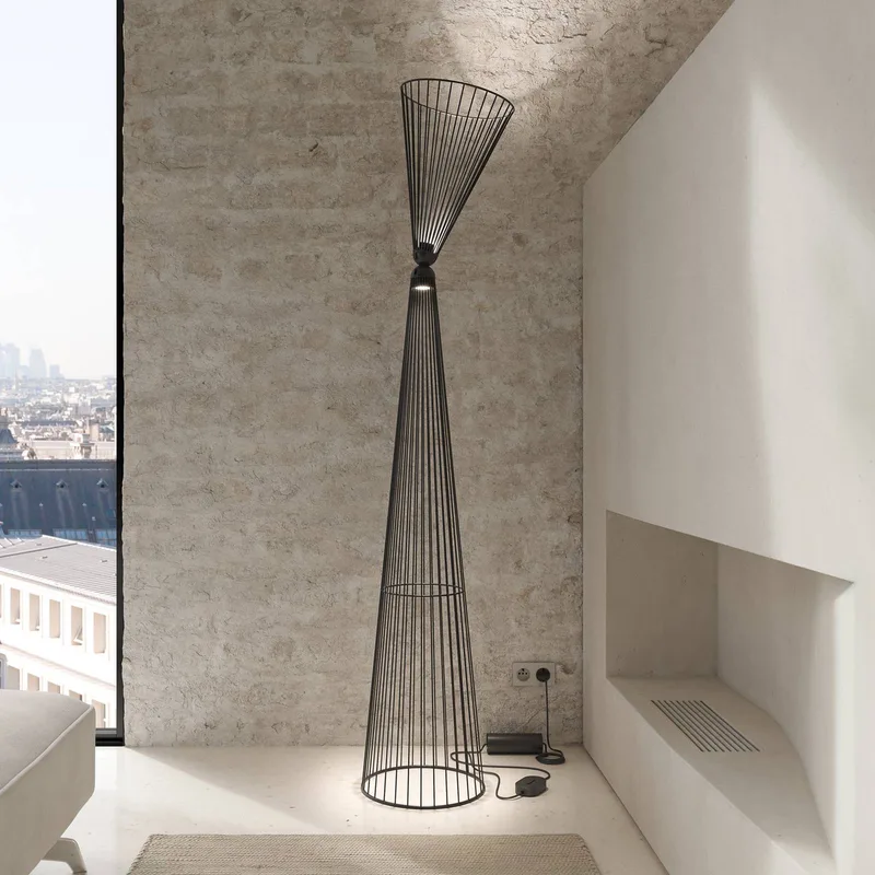 LED vloerlamp Ikonika, zwart, hoogte 180 cm, metaal fra Karman i Zwart mat – produktbillede