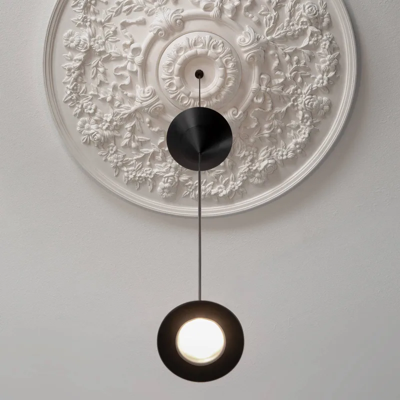 Moonbloom LED hanglamp 2-lamps Ø75cm 3.000K von Karman in Matzwart, Weiß – Produktfoto