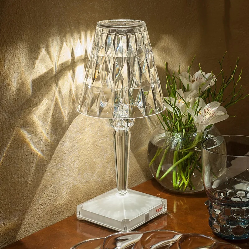 Battery Portable tafellamp V2 IP54 Kristal - Kartell - Balkon - Designer - Kunststof - Met lampenkap by Kartell – product photo