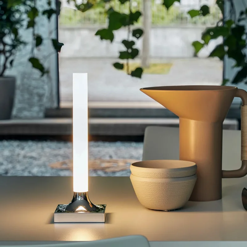 Goodnight Battery Tafellamp Chrome - Kartell - Woonkamer - Designer - Kunststof von Kartell – Produktfoto