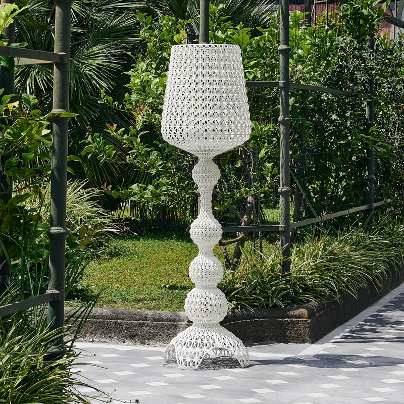 Kabuki Outdoor vloerlamp wit - Kartell - Designer - Kunststof - Met lampenkap by Kartell – product photo