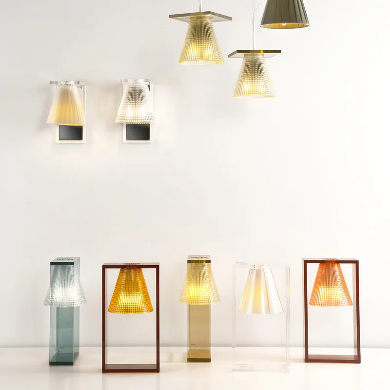 Light Air wandlamp Sculped Kristal - Kartell Light-Air - Woonkamer - Designer - Kunststof - 1 lamp von Kartell – Produktfoto