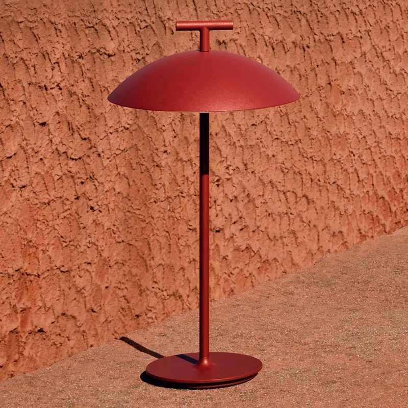 Mini Geen-A tafellamp Brick Red - Kartell - Woonkamer - Designer - Metaal - Met lampenkap von Kartell – Produktfoto