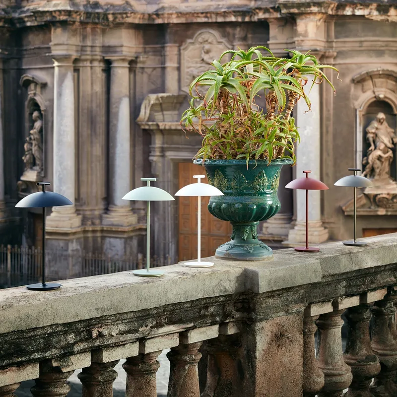 Mini Geen-A tafellamp brons - Kartell - Woonkamer - Designer - Metaal - Met lampenkap von Kartell – Produktfoto