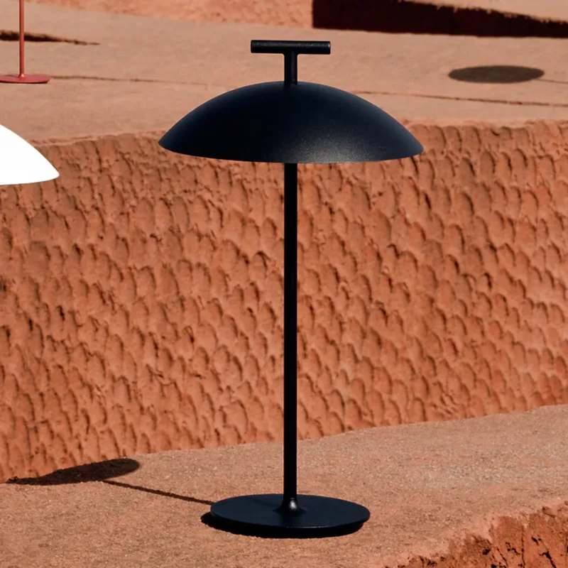 Mini Geen-A tafellamp zwart - Kartell - Woonkamer - Designer - Metaal - Met lampenkap von Kartell – Produktfoto