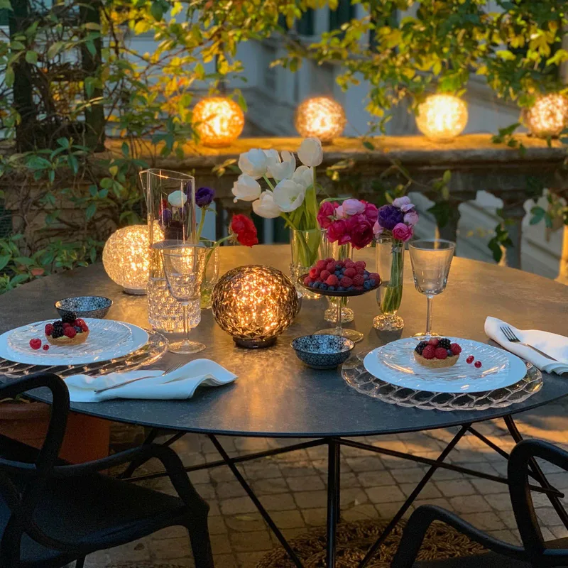Mini Planet Battery Taffellamp Crystal van Kartell – productfoto 5 van 5