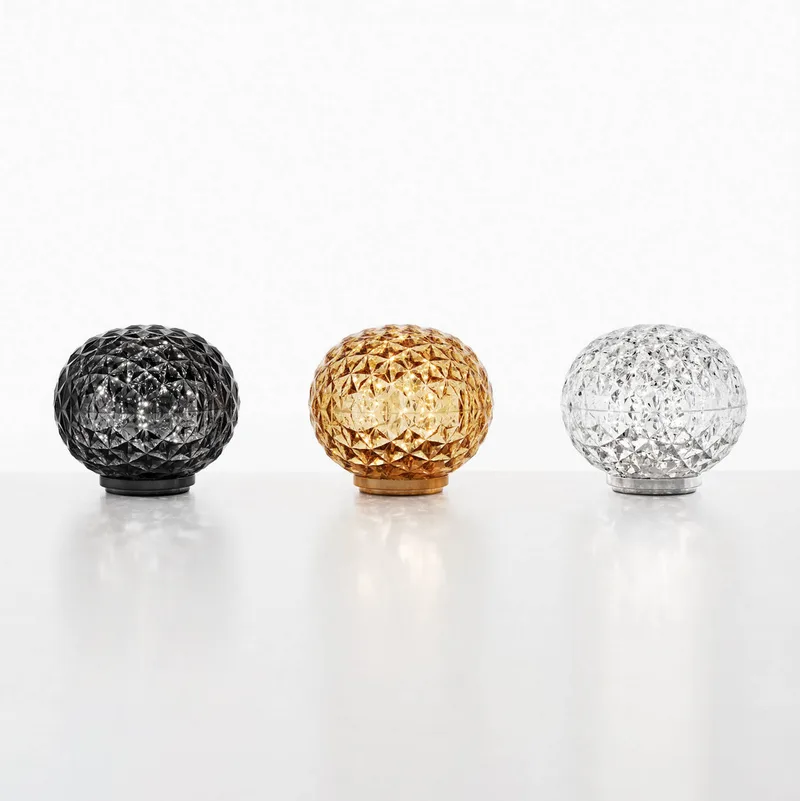 Mini Planet Battery Taffellamp Crystal - Kartell - Woonkamer - Designer - Kunststof - Bol von Kartell – Produktfoto