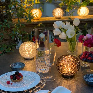 Mini Planet Battery Taffellamp Crystal van Kartell – productfoto 4 van 5