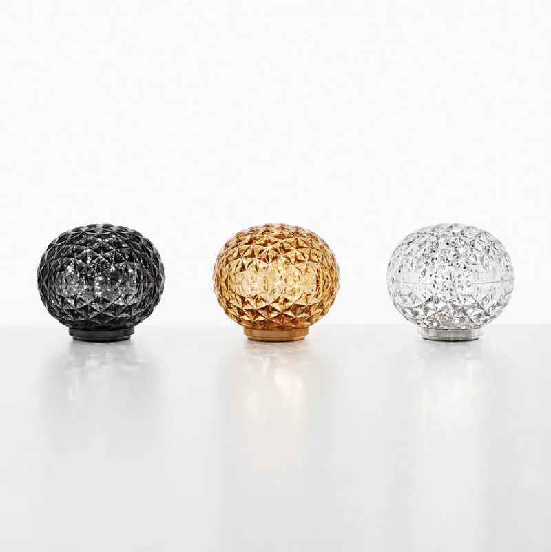 Mini Planet Plug tafellamp Crystal van Kartell – productfoto 3 van 4