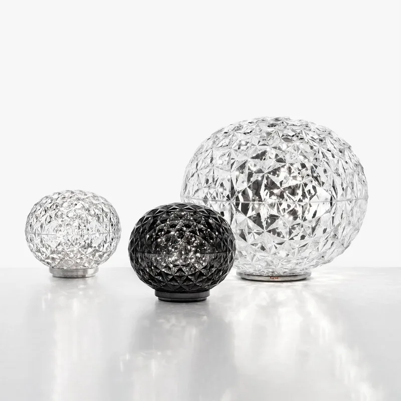 Mini Planet Plug tafellamp Crystal - Kartell - Woonkamer - Designer - Kunststof - Bol von Kartell – Produktfoto