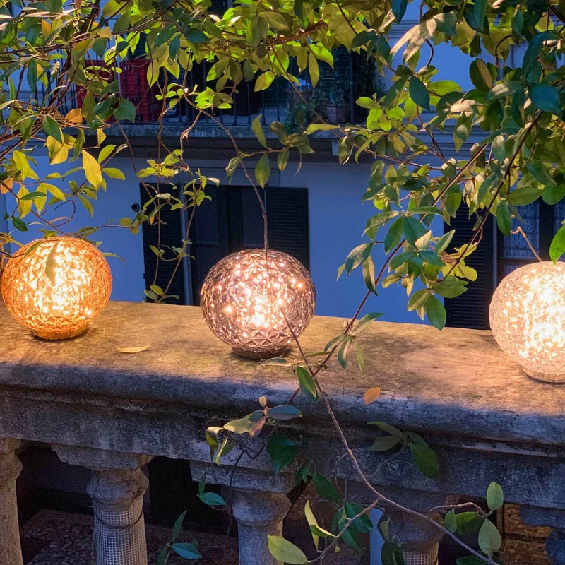Mini Planet LED-Tischleuchte, gelb von Kartell – Produktfoto 4 von 4