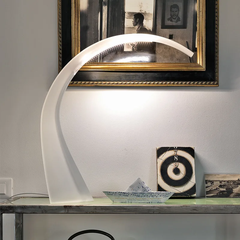 Taj Mini LED tafellamp Kristal - Kartell - Woonkamer - Designer - Kunststof - Rond von Kartell – Produktfoto
