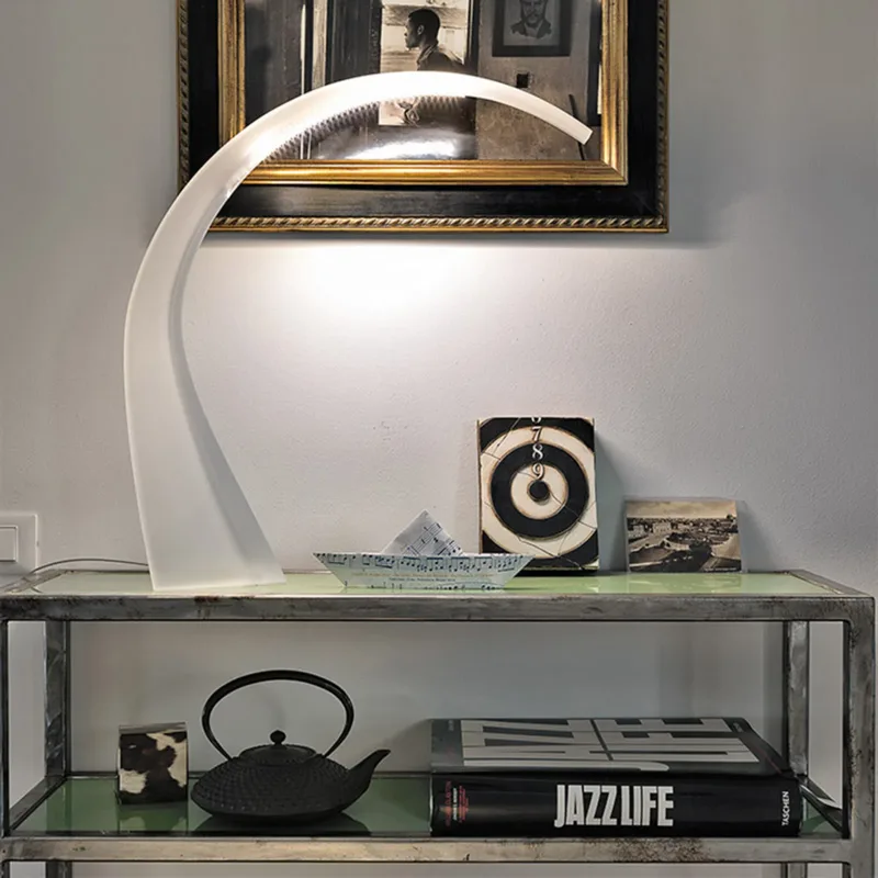 Taj Mini LED tafellamp Wit - Kartell - Woonkamer - Designer - Kunststof - Rond von Kartell – Produktfoto