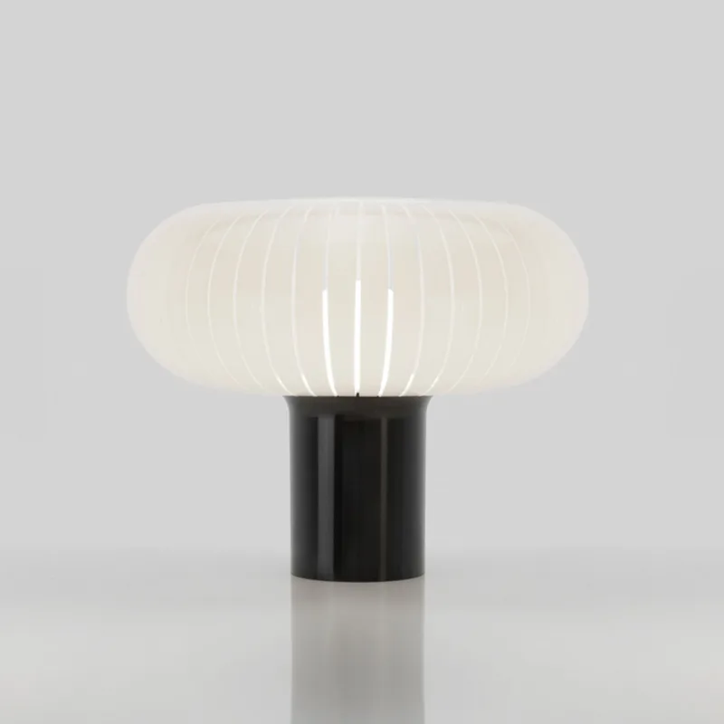 Teresa tafellamp wit/zwart - Kartell - Woonkamer - Designer - Kunststof - Met lampenkap von Kartell – Produktfoto