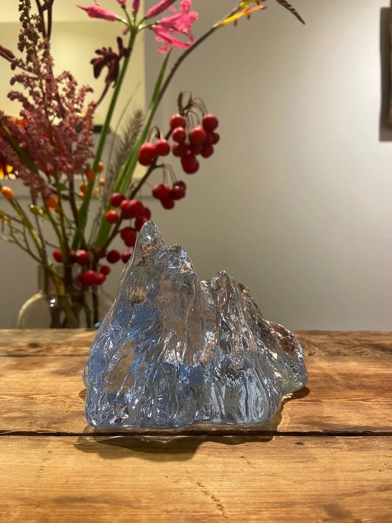waxinelichthouder The Rock von Kosta Boda in Blauw – Produktfoto
