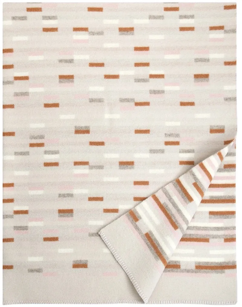 Wollen Plaid - YLLATYS (130x180cm) by Lapuan Kankurit in Beige – product photo