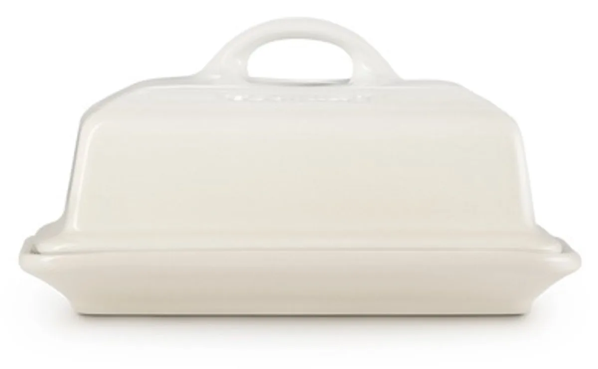 aardewerken botervloot von Le Creuset in Meringue – Produktfoto