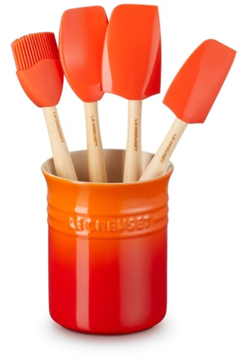 aardewerken spatelpot met 4 spatels von Le Creuset in Oranjerood – Produktfoto