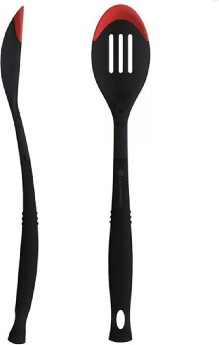 Opscheplepel - gaatjes - 34 cm von Le Creuset in Rot – Produktfoto