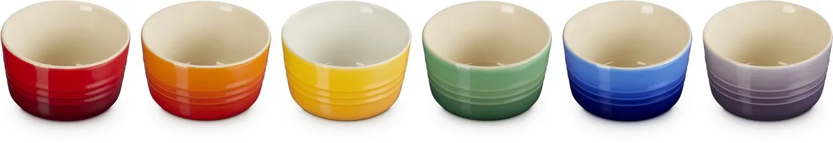Vancouver Ramekins 7,8cm/100 ml Regenboog Kleuren Set Van 6 von Le Creuset in Rot, Orange, Blau, Grün, Gelb, Lila – Produktfoto