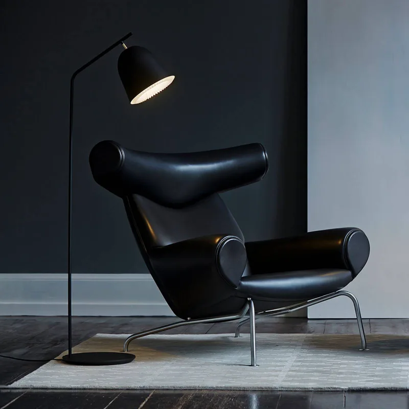 Caché - Designer-Stehleuchte de Le Klint en Noir – photo du produit 2 sur 5