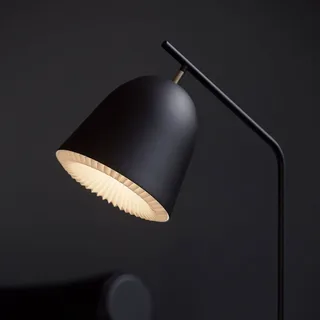 Caché - Designer-Stehleuchte de Le Klint en Noir – photo du produit 3 sur 5