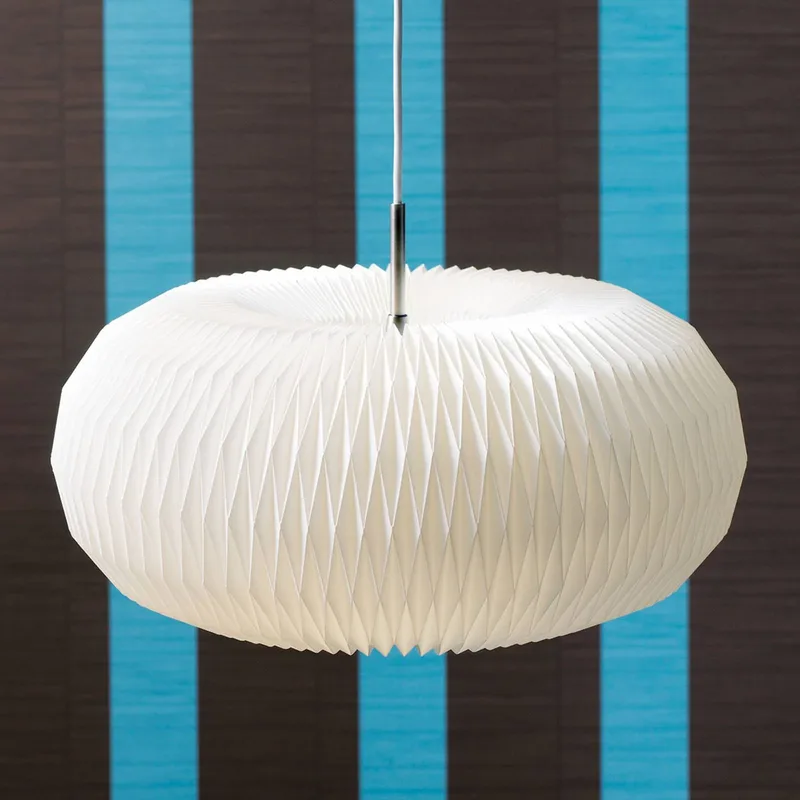 Donut Pendelleuchte, Stahl, 53 cm de Le Klint en Blanc, Stahl poliert – photo du produit
