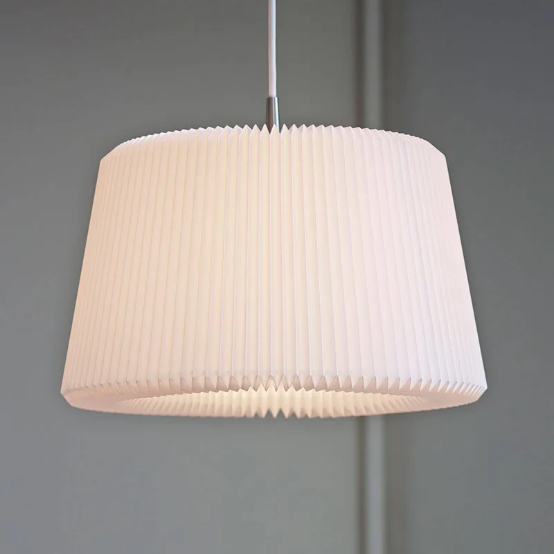 Hängeleuchte Snowdrop L, Ø 43 cm, Papier, E27 by Le Klint in White – product photo