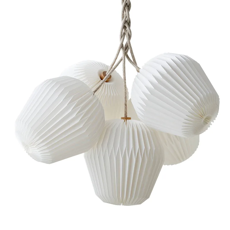 Hängeleuchte The Bouquet, Ø 100 cm, 5-flammig, E14 by Le Klint in White – product photo 2 of 5