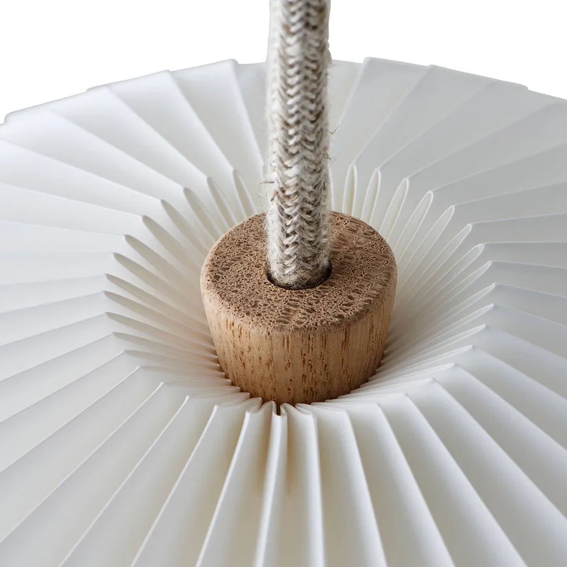 Hängeleuchte The Bouquet, Ø 80 cm, 3-flammig by Le Klint in White – product photo 2 of 5