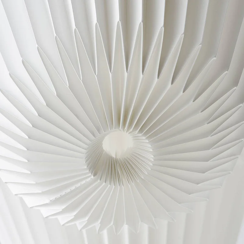 Hängeleuchte The Bouquet, Ø 80 cm, 3-flammig by Le Klint in White – product photo 3 of 5
