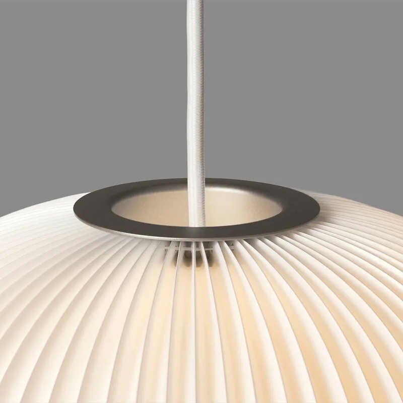 Lamella 1 - Designer-Hängeleuchte, alu by Le Klint in White – product photo 3 of 5