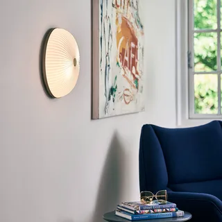 Lamella Wandleuchte goldfarben 35 cm van Le Klint in Wit – productfoto 2 van 3